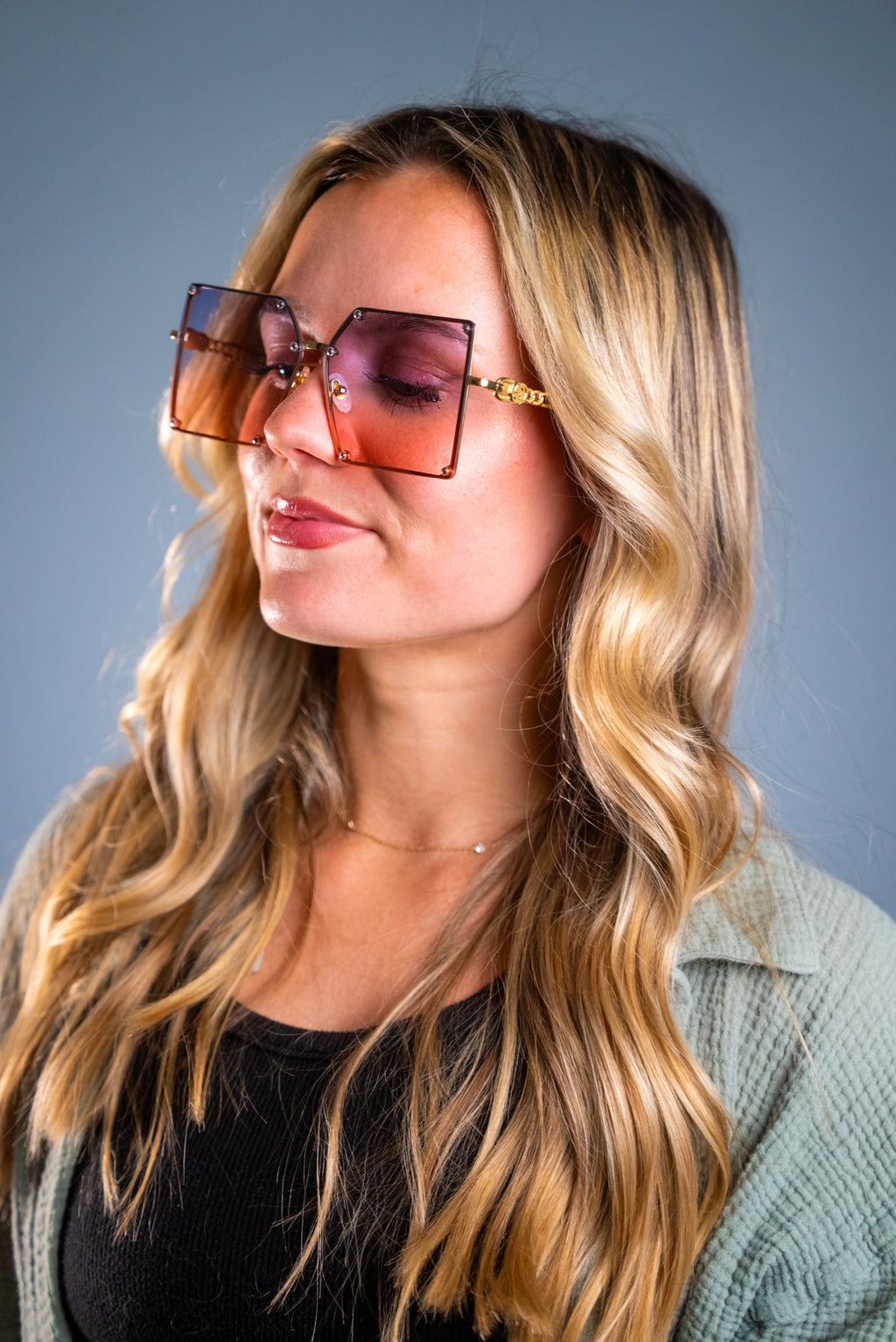 LADYBOSS SUNGLASSES - ELEVATIONS (Powder Blue)